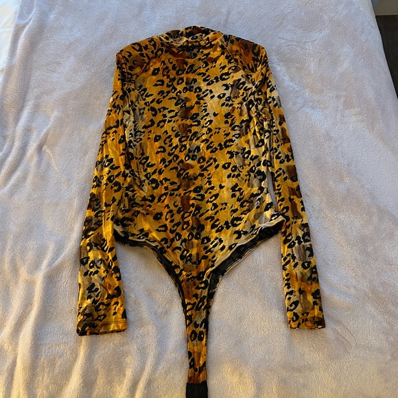 Guess Body Suit size medium - Picture 3 of 6